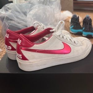 Limited Edition: Nike SB Bruin x Supreme blazers